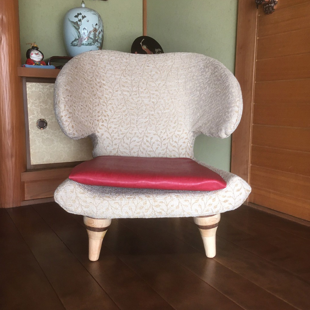 背の低いリラックスチェアー