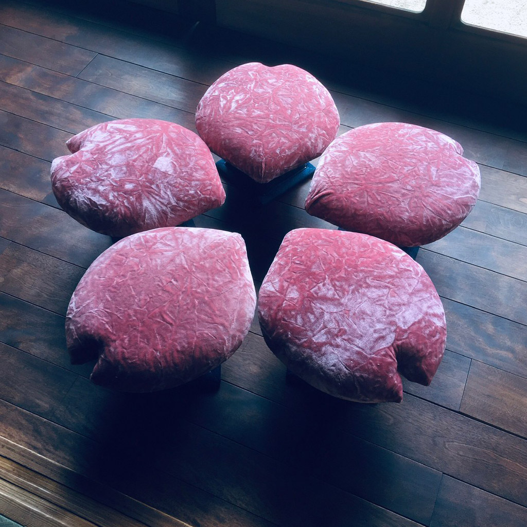 さくらの花びらチェアー